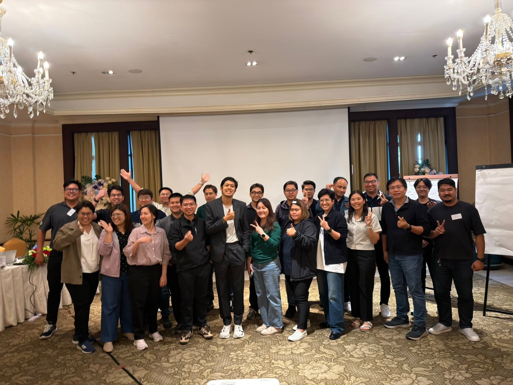 ทีม tech Betagro กับผู้สอน TRAINIAC หลังคลาส LLMs and AI Agents techniques 22 ธันวาคม 2025