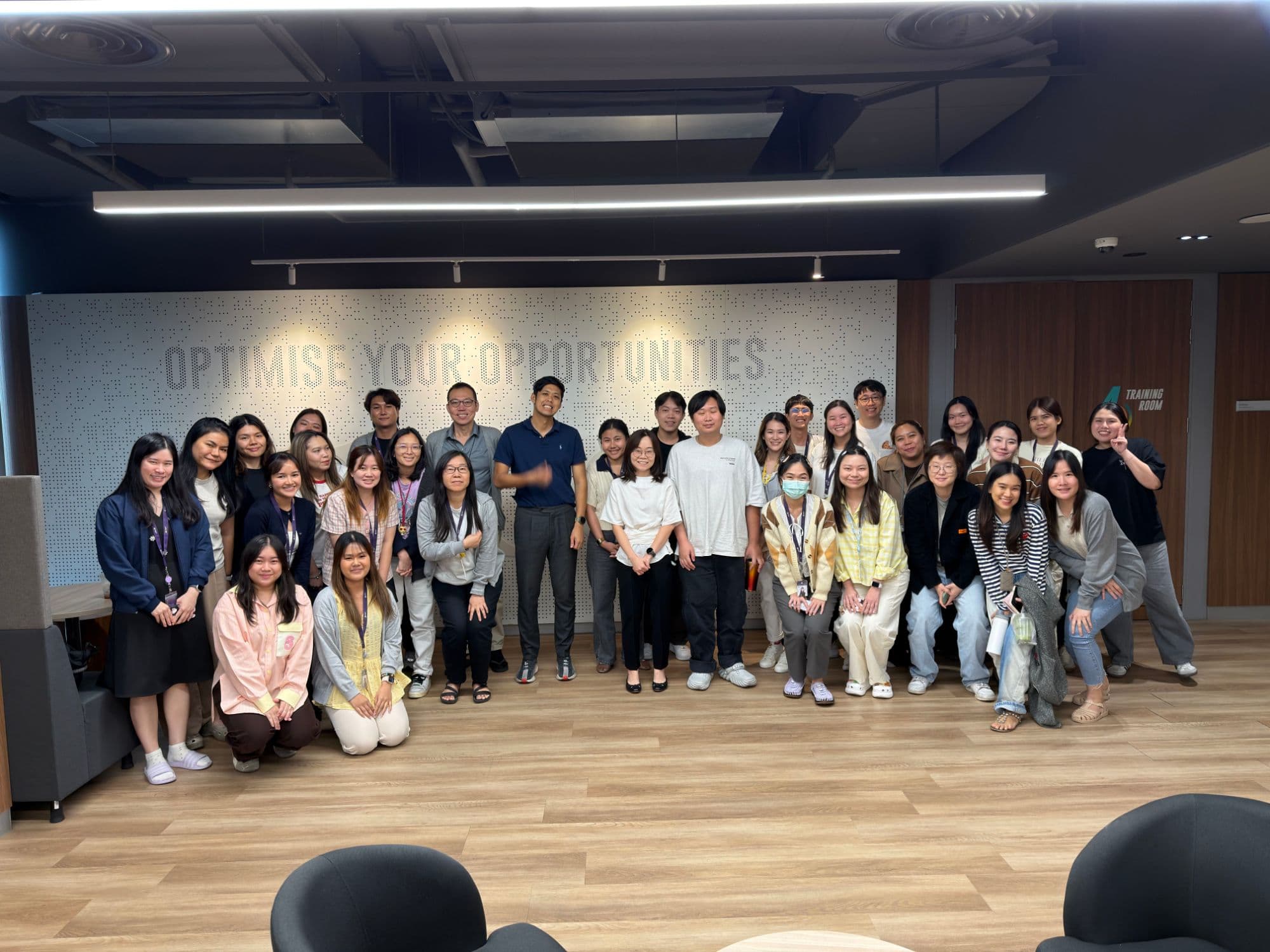 ภาพหมู่ผู้เข้าอบรม Claude Cowork Advanced Level ที่ธนาคารเกียรตินาคินภัทร 21 กันยายน 2026